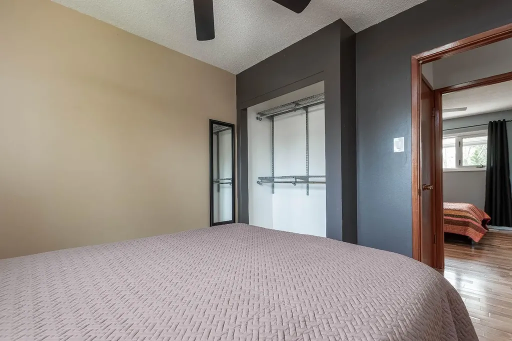 10812 52 Avenue NW Edmonton AB T6H 0P3