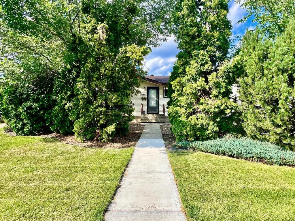 10812 52 Avenue NW Edmonton AB T6H 0P3