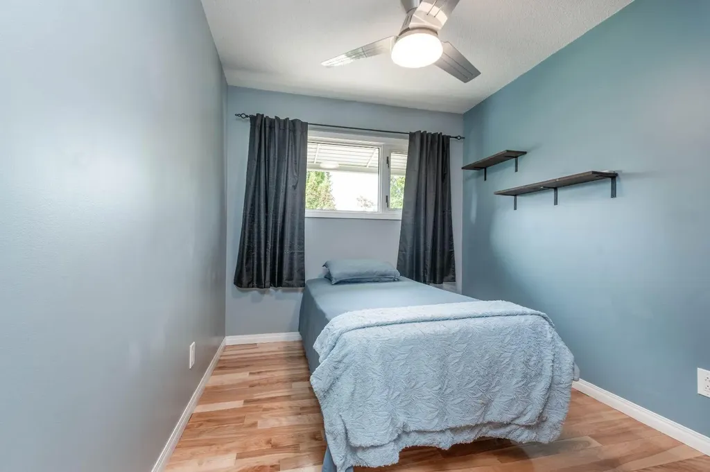 10812 52 Avenue NW Edmonton AB T6H 0P3