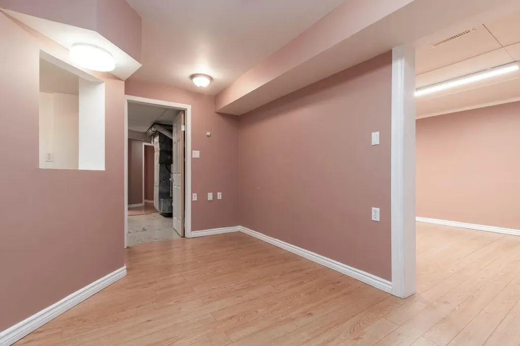 10812 52 Avenue NW Edmonton AB T6H 0P3
