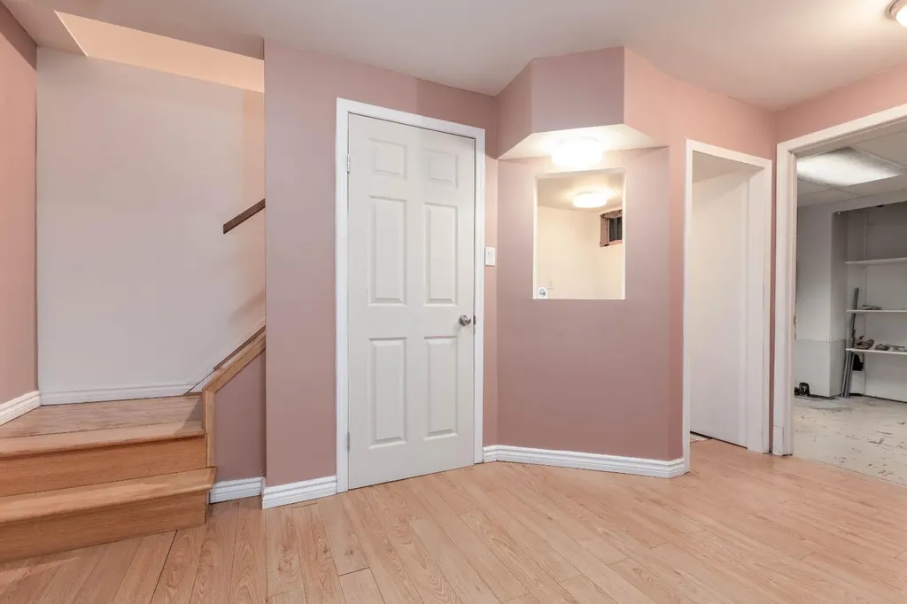 10812 52 Avenue NW Edmonton AB T6H 0P3
