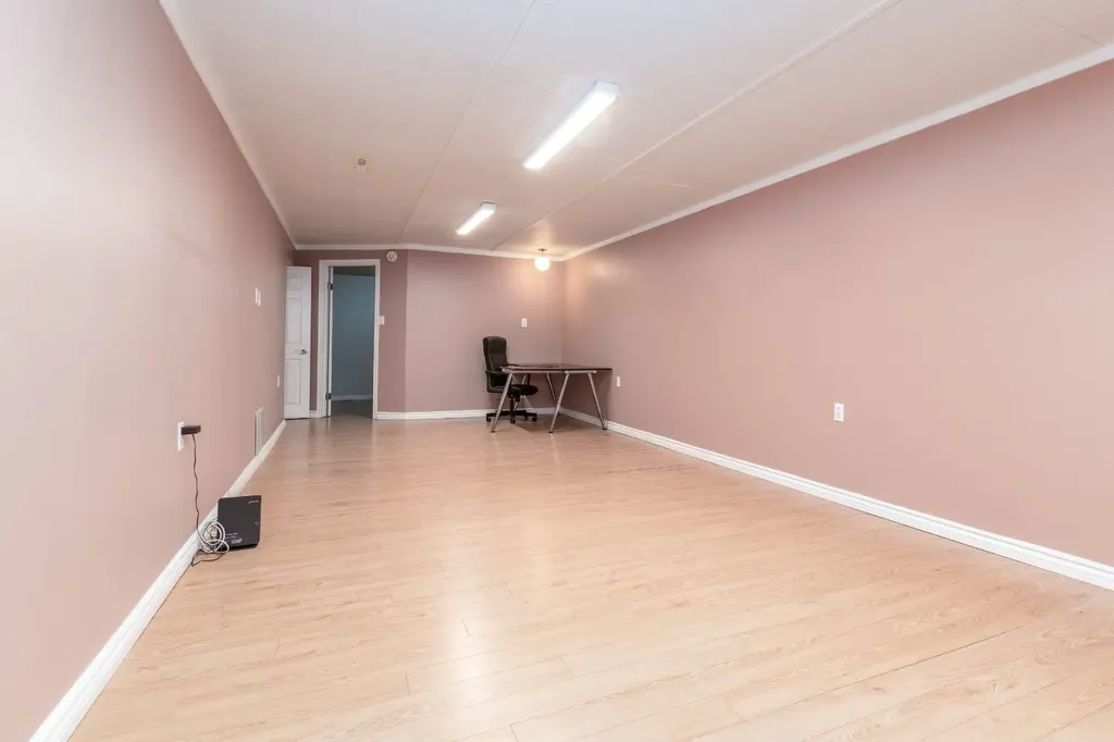 10812 52 Avenue NW Edmonton AB T6H 0P3