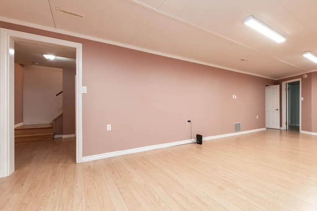 10812 52 Avenue NW Edmonton AB T6H 0P3