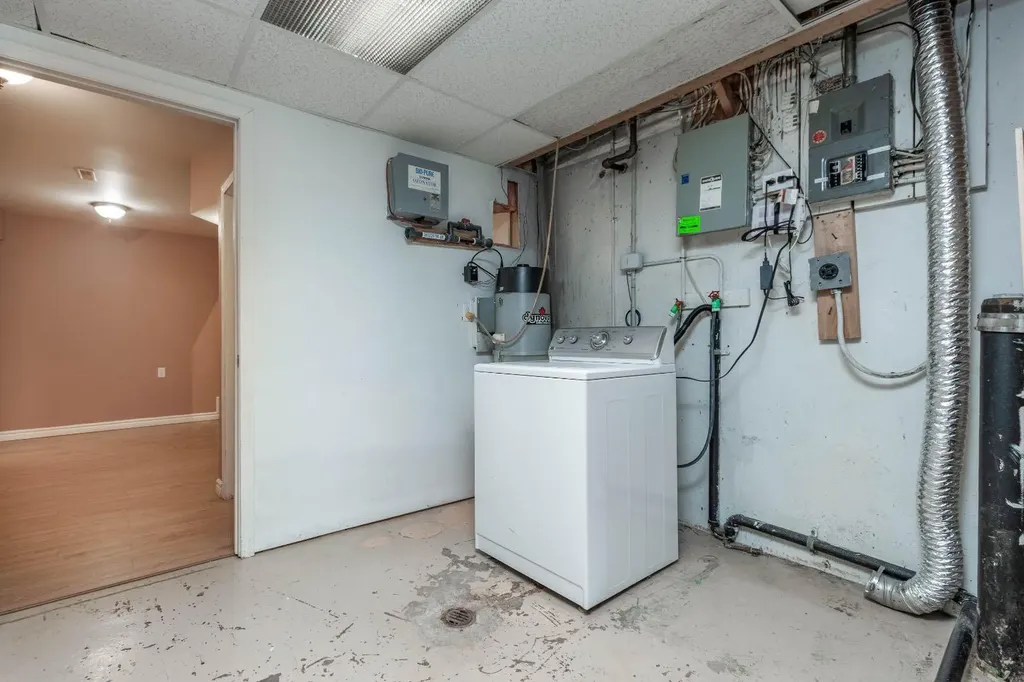 10812 52 Avenue NW Edmonton AB T6H 0P3