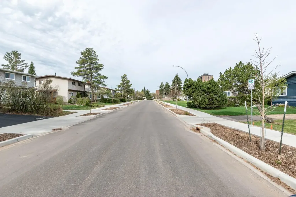 10812 52 Avenue NW Edmonton AB T6H 0P3