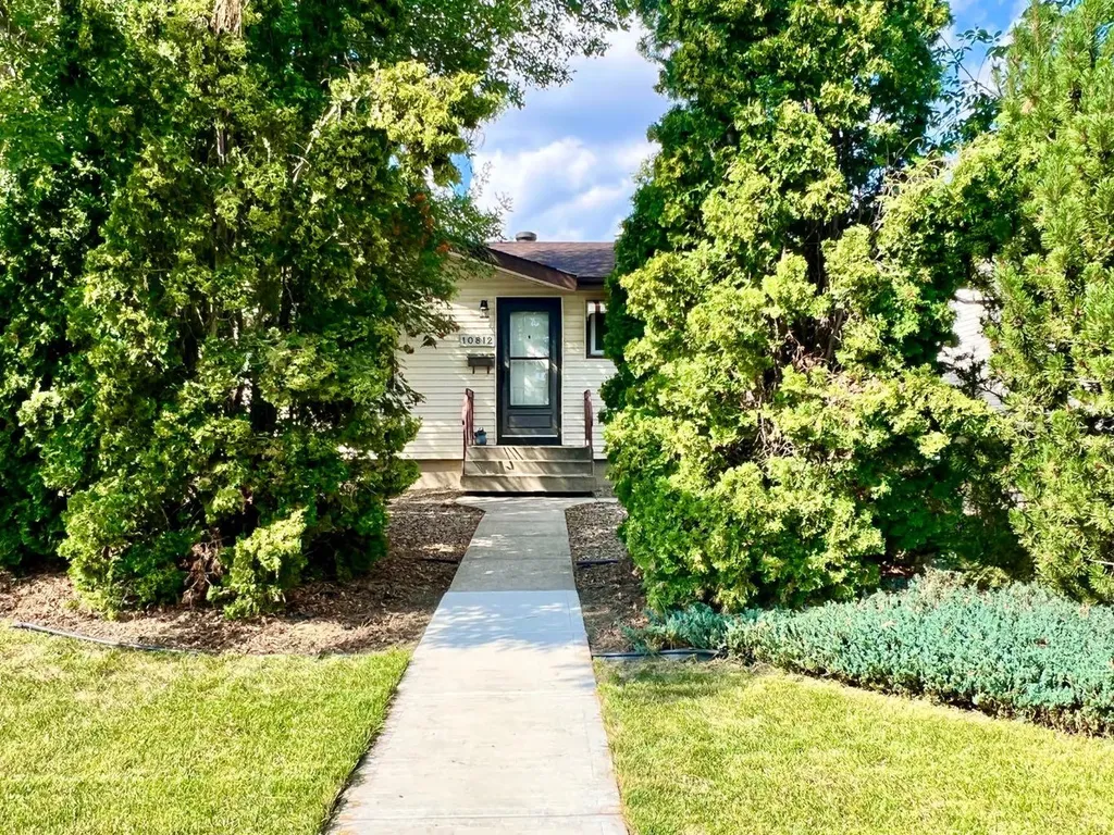 10812 52 Avenue NW Edmonton AB T6H 0P3