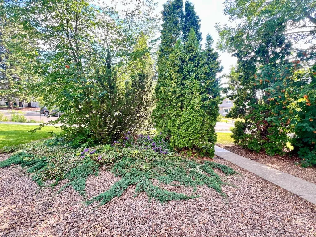 10812 52 Avenue NW Edmonton AB T6H 0P3