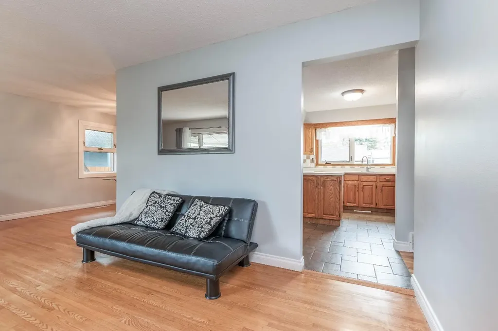 10812 52 Avenue NW Edmonton AB T6H 0P3