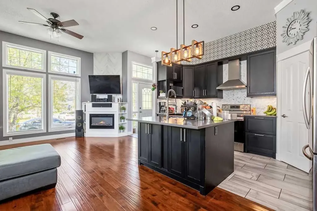 130 Taravista Court NE Calgary AB T3J 4K1