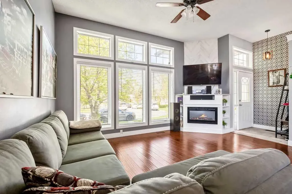 130 Taravista Court NE Calgary AB T3J 4K1
