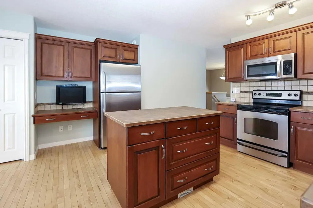 26 Jenner Crescent Red Deer AB T4P 0B2