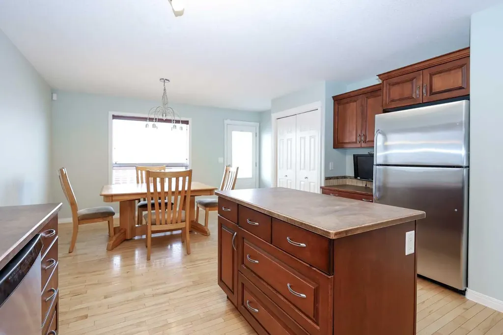 26 Jenner Crescent Red Deer AB T4P 0B2