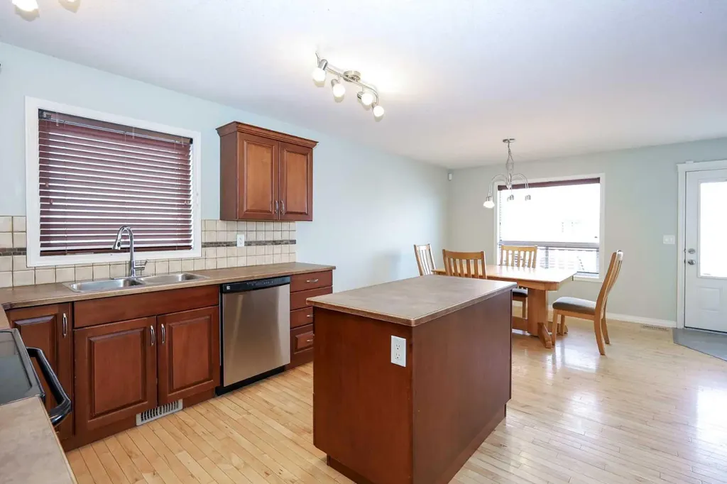 26 Jenner Crescent Red Deer AB T4P 0B2