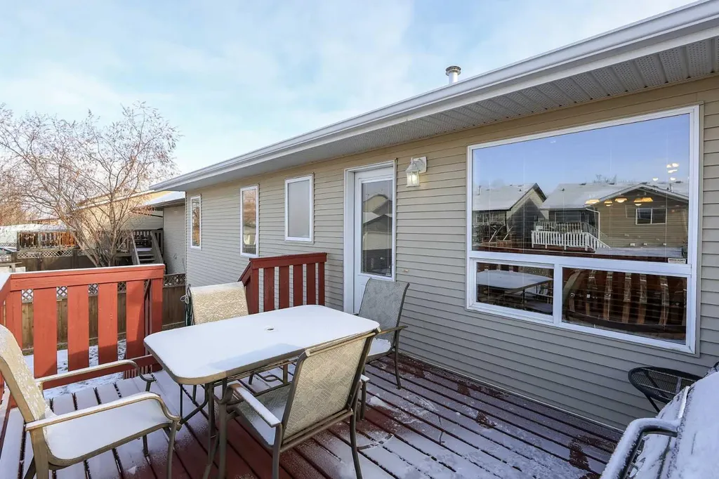 26 Jenner Crescent Red Deer AB T4P 0B2