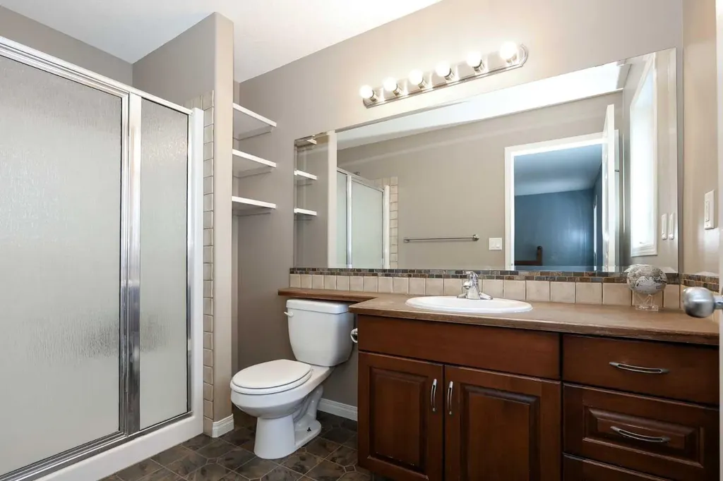 26 Jenner Crescent Red Deer AB T4P 0B2