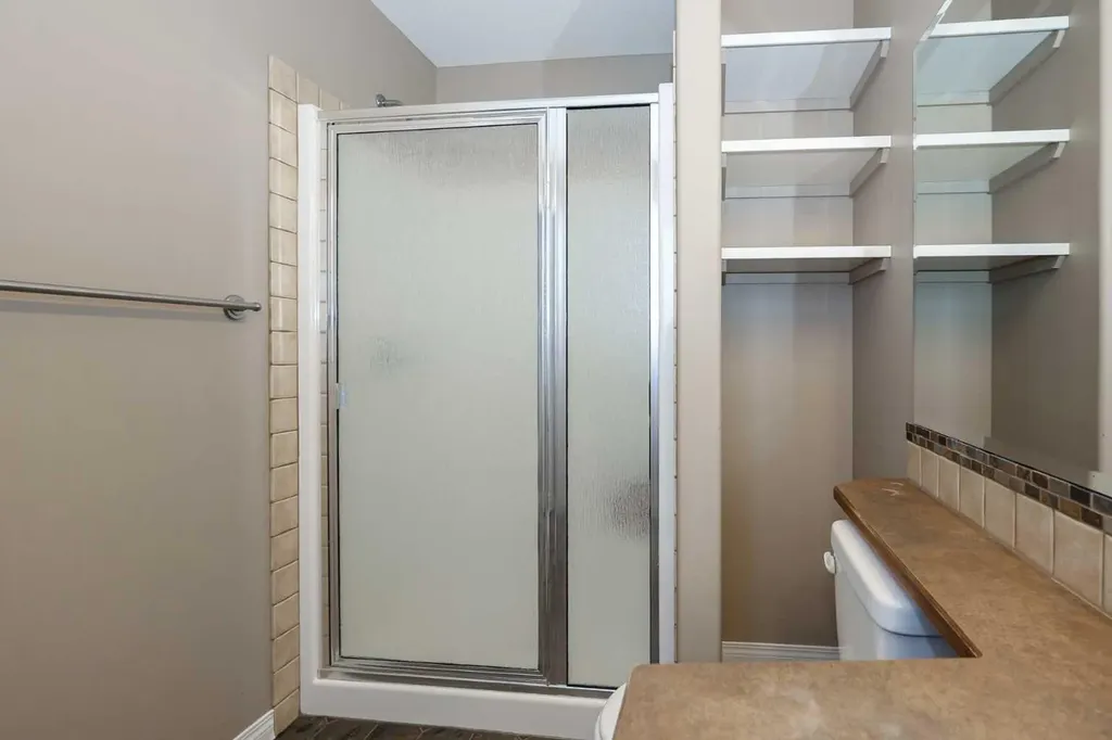 26 Jenner Crescent Red Deer AB T4P 0B2