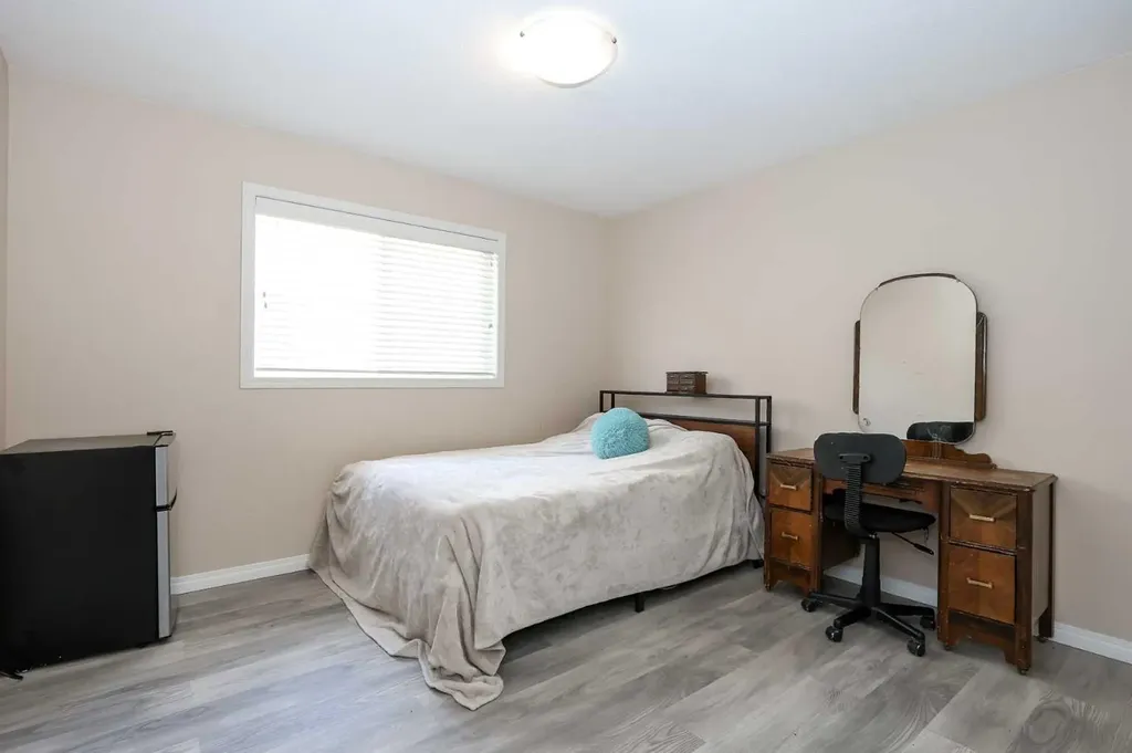 26 Jenner Crescent Red Deer AB T4P 0B2