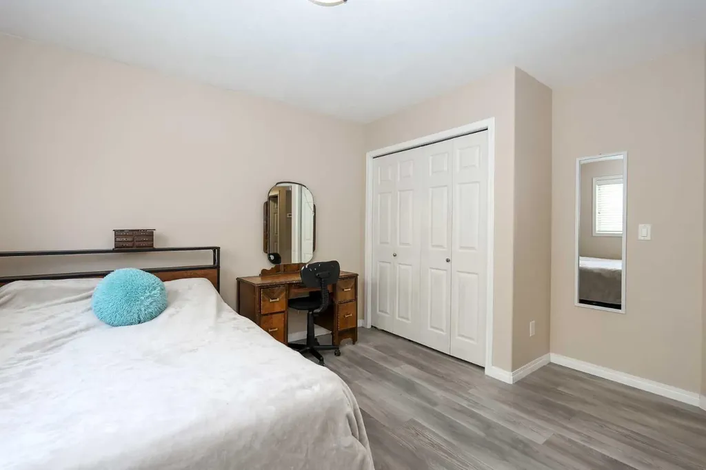 26 Jenner Crescent Red Deer AB T4P 0B2