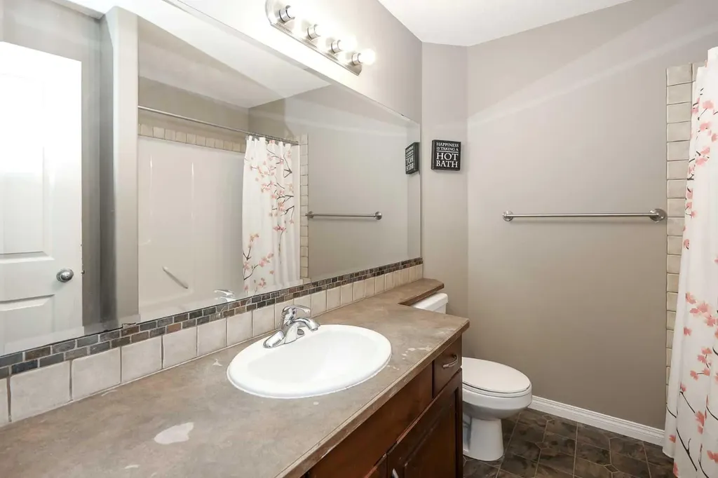26 Jenner Crescent Red Deer AB T4P 0B2