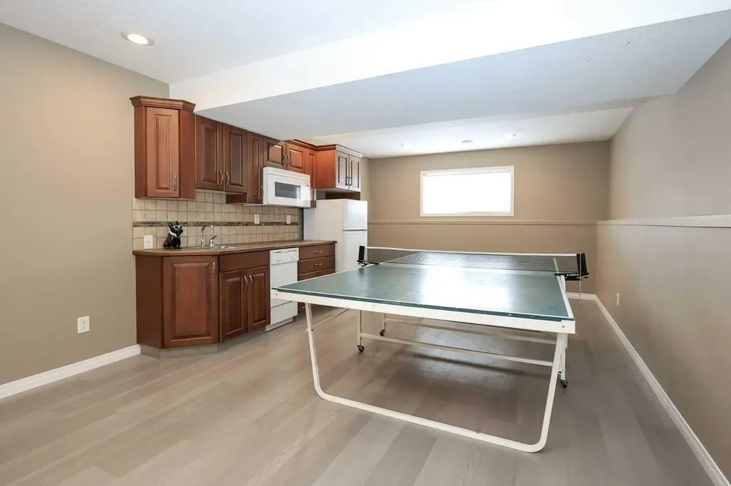 26 Jenner Crescent Red Deer AB T4P 0B2