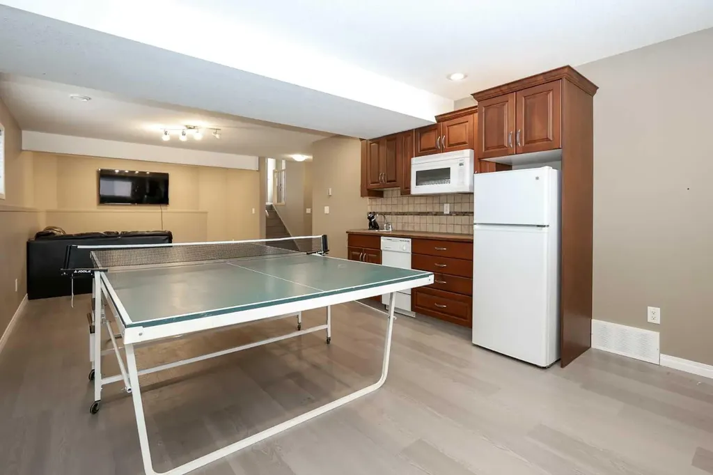 26 Jenner Crescent Red Deer AB T4P 0B2