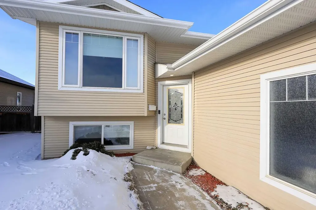 26 Jenner Crescent Red Deer AB T4P 0B2