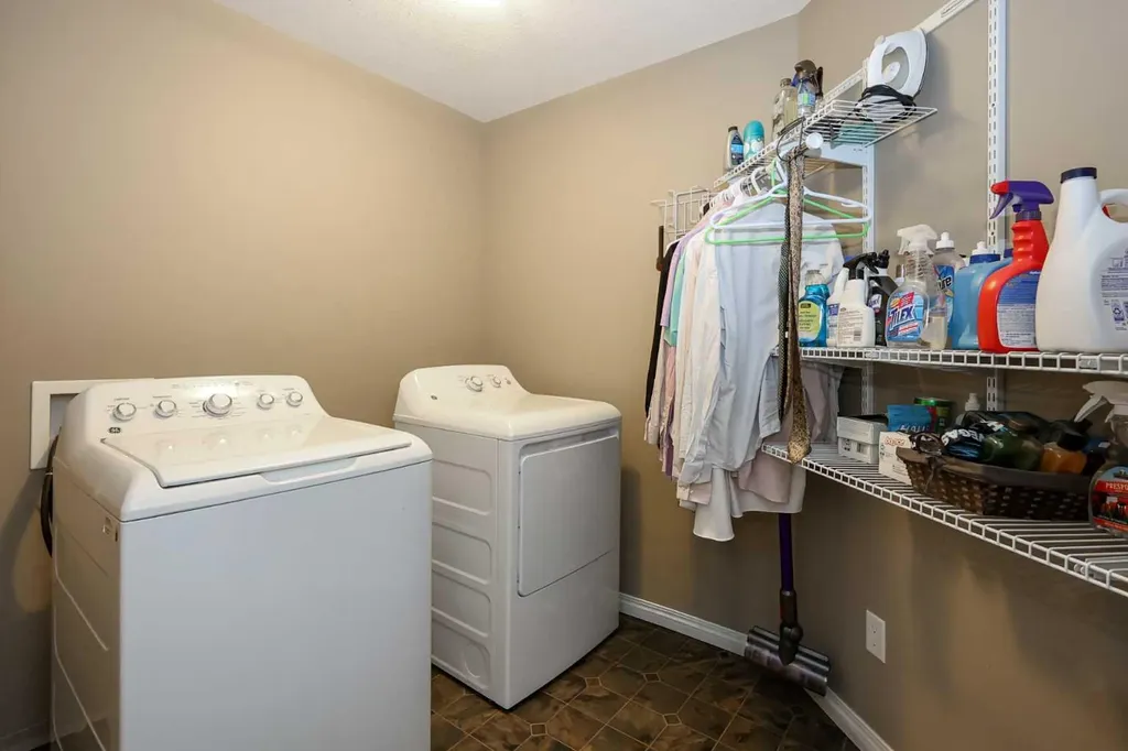 26 Jenner Crescent Red Deer AB T4P 0B2