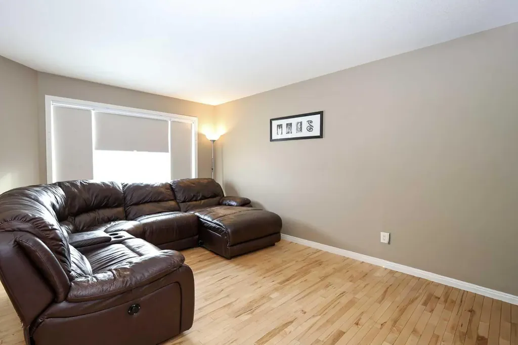 26 Jenner Crescent Red Deer AB T4P 0B2