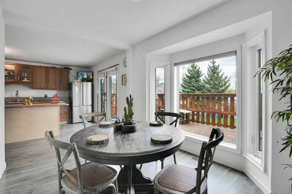 32 Taraglen Place NE Calgary AB T3J 2N4