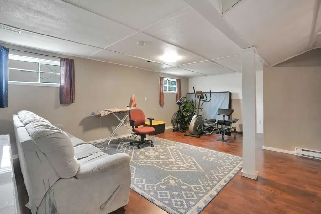 32 Taraglen Place NE Calgary AB T3J 2N4
