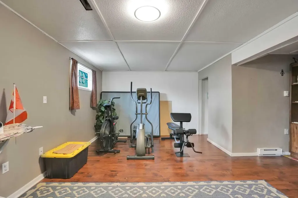 32 Taraglen Place NE Calgary AB T3J 2N4