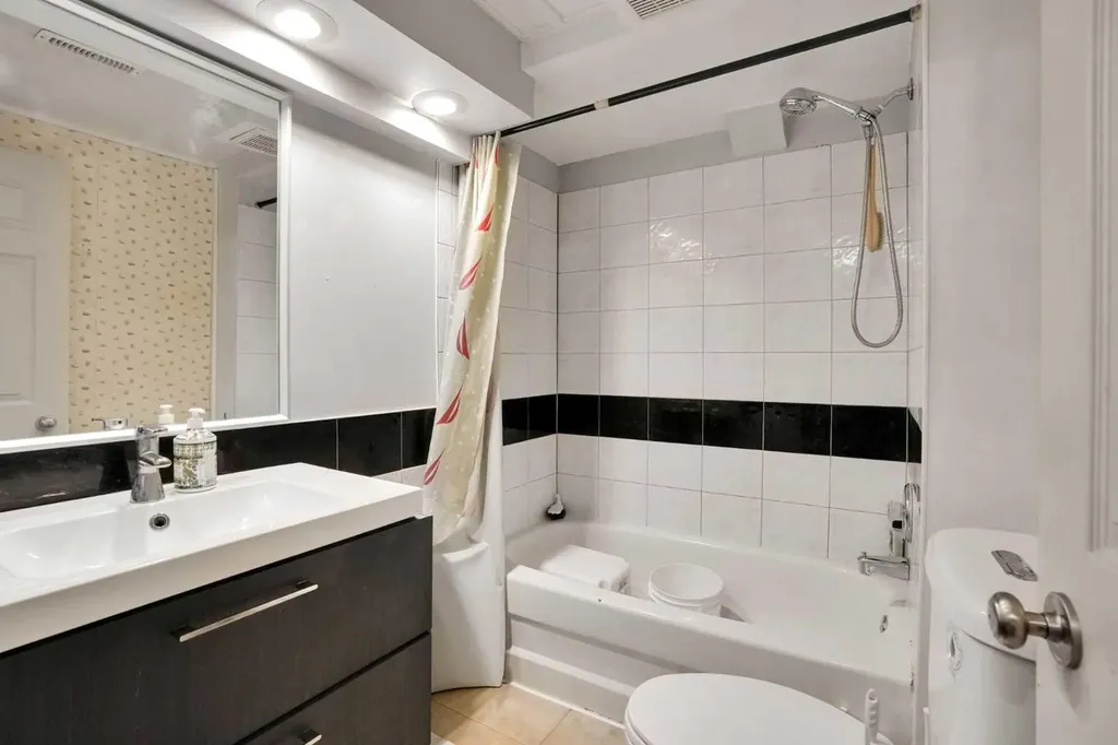 32 Taraglen Place NE Calgary AB T3J 2N4