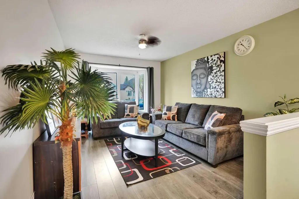 32 Taraglen Place NE Calgary AB T3J 2N4