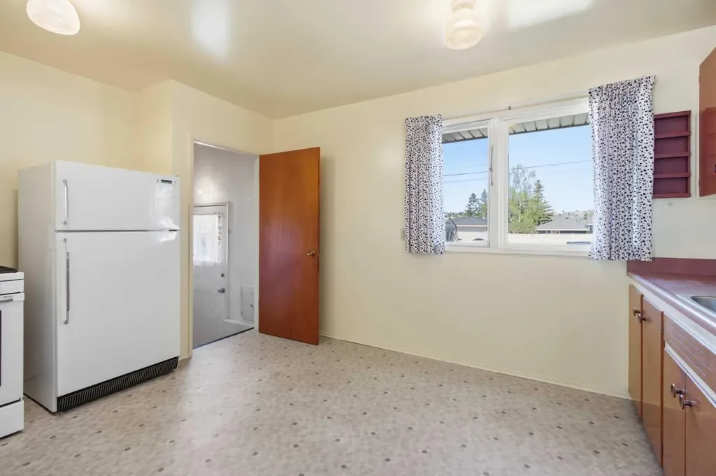 120 Glenpatrick Drive SW Calgary AB T3E 4L6