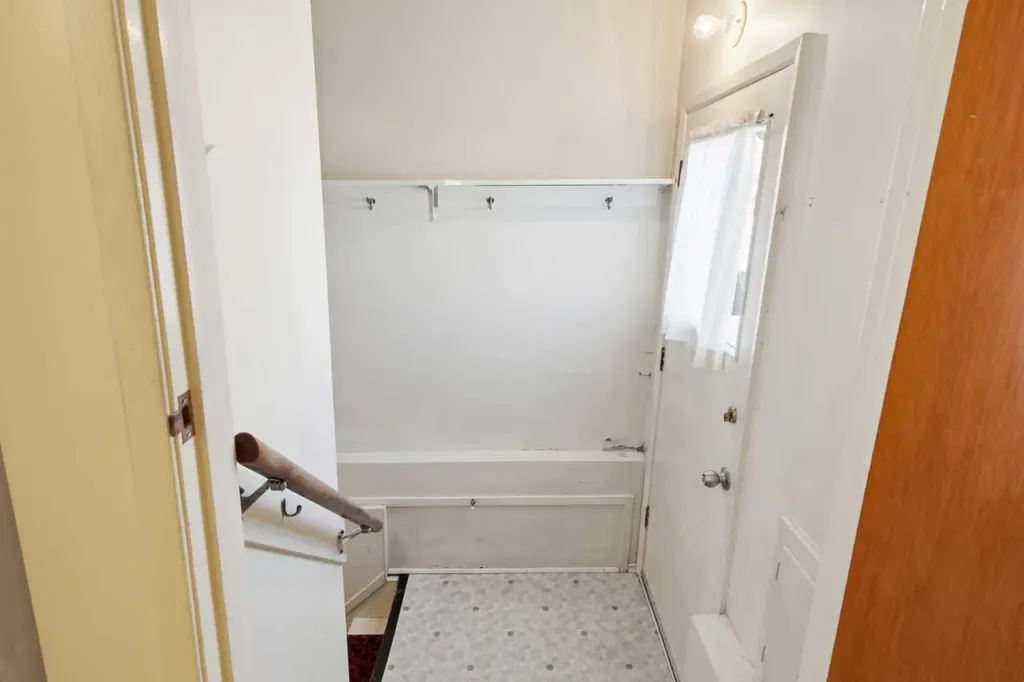 120 Glenpatrick Drive SW Calgary AB T3E 4L6