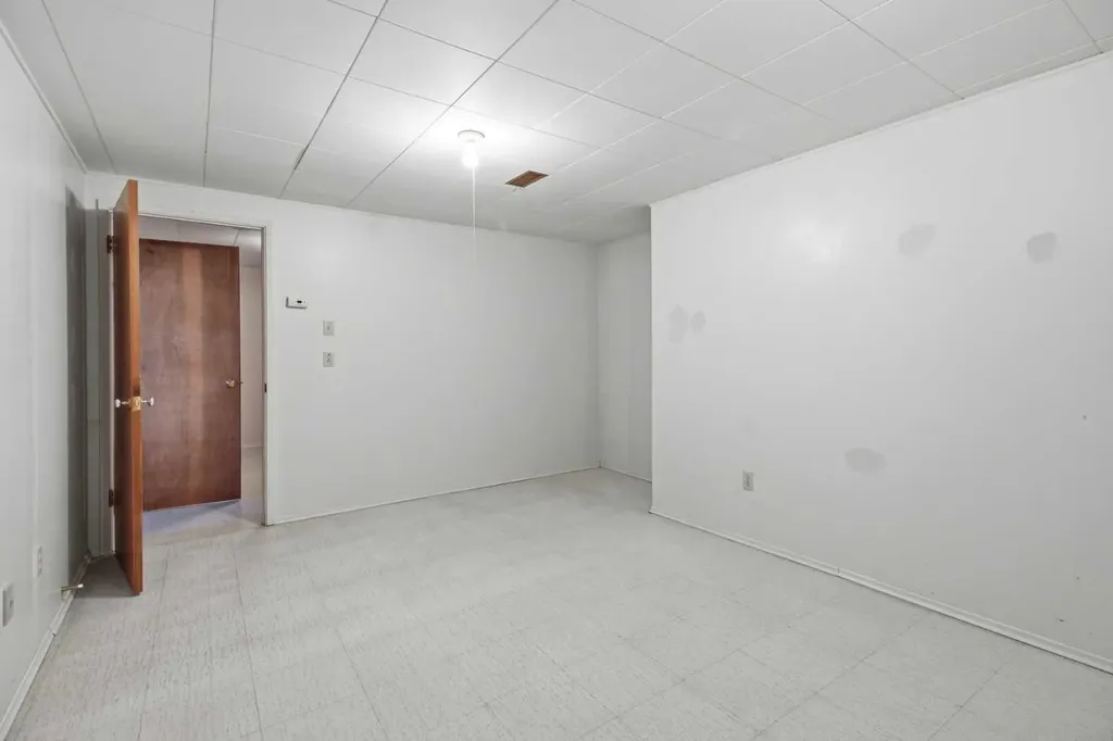 120 Glenpatrick Drive SW Calgary AB T3E 4L6