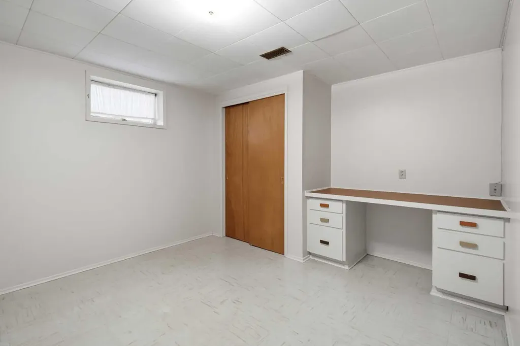 120 Glenpatrick Drive SW Calgary AB T3E 4L6