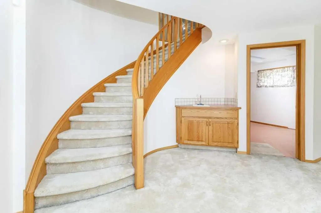 4700 Fountain Drive Red Deer AB T4N 6W4