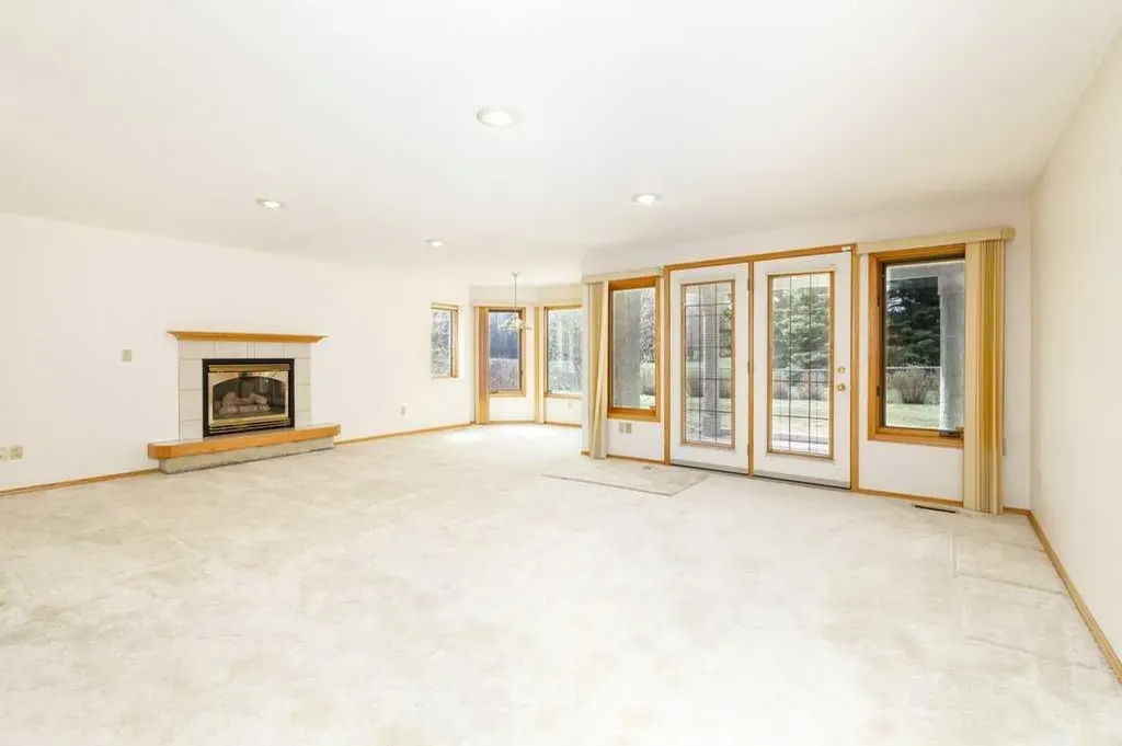 4700 Fountain Drive Red Deer AB T4N 6W4
