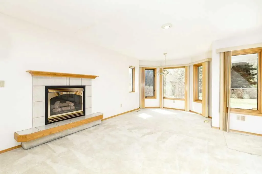 4700 Fountain Drive Red Deer AB T4N 6W4