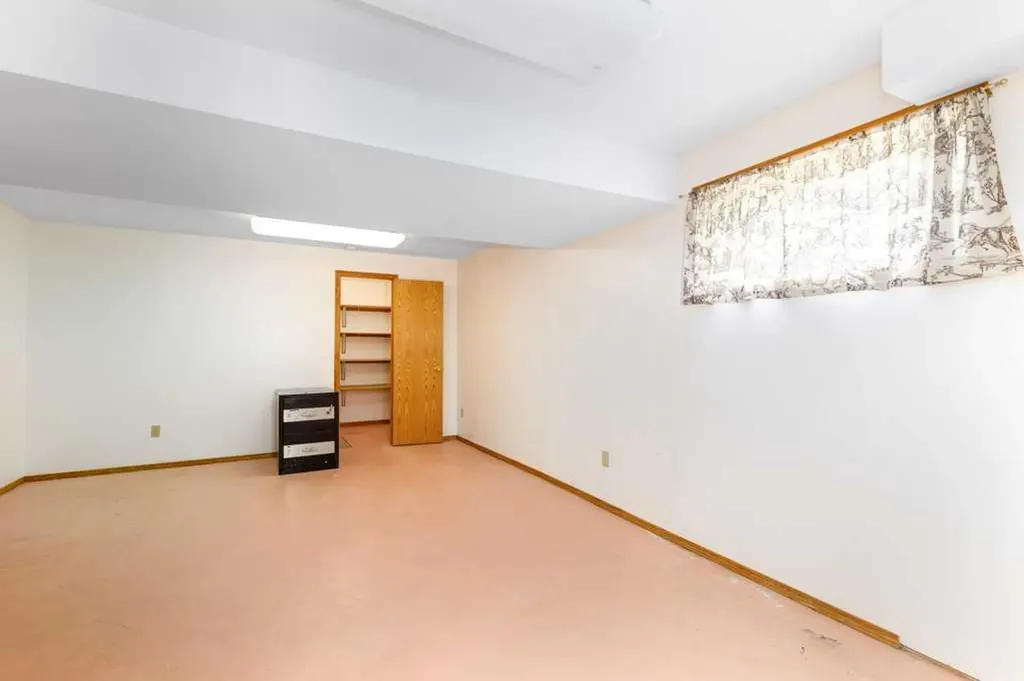 4700 Fountain Drive Red Deer AB T4N 6W4