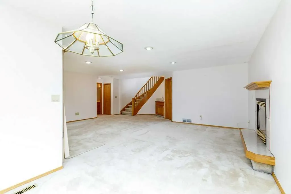 4700 Fountain Drive Red Deer AB T4N 6W4