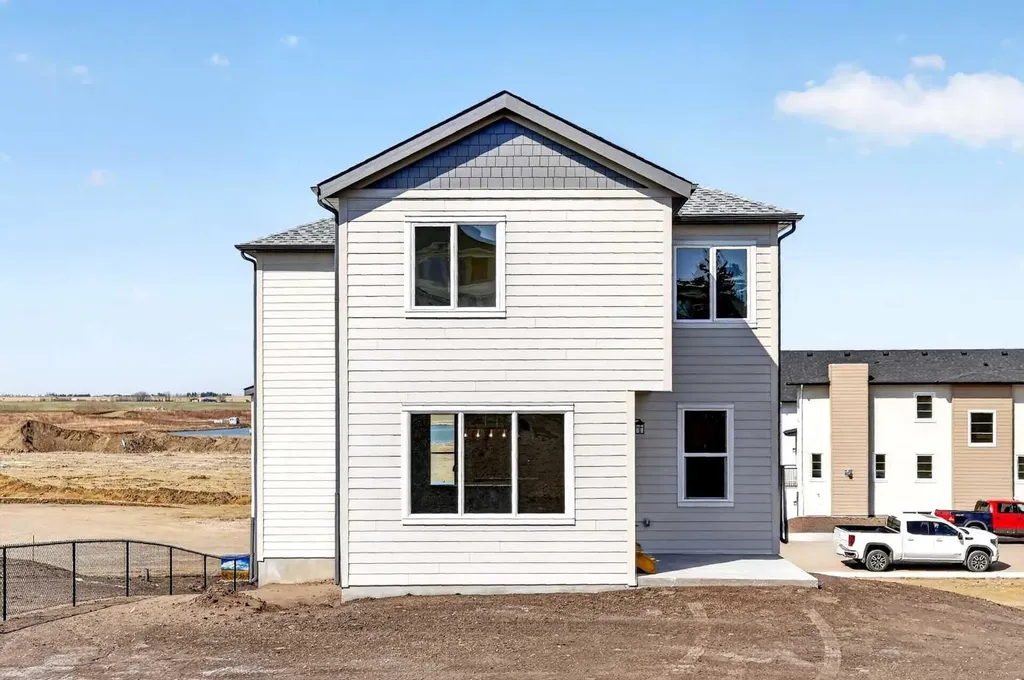 420 Lakewood Drive Strathmore AB T1P 2J5
