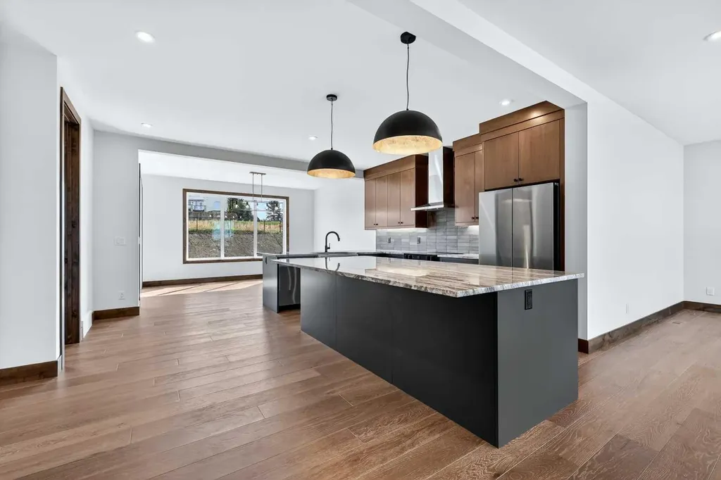 420 Lakewood Drive Strathmore AB T1P 2J5