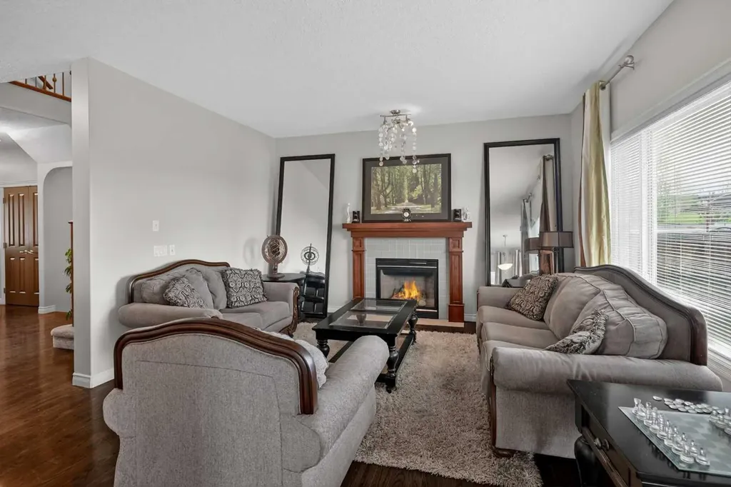 32 Evanspark Circle NW Calgary AB T3P0B3