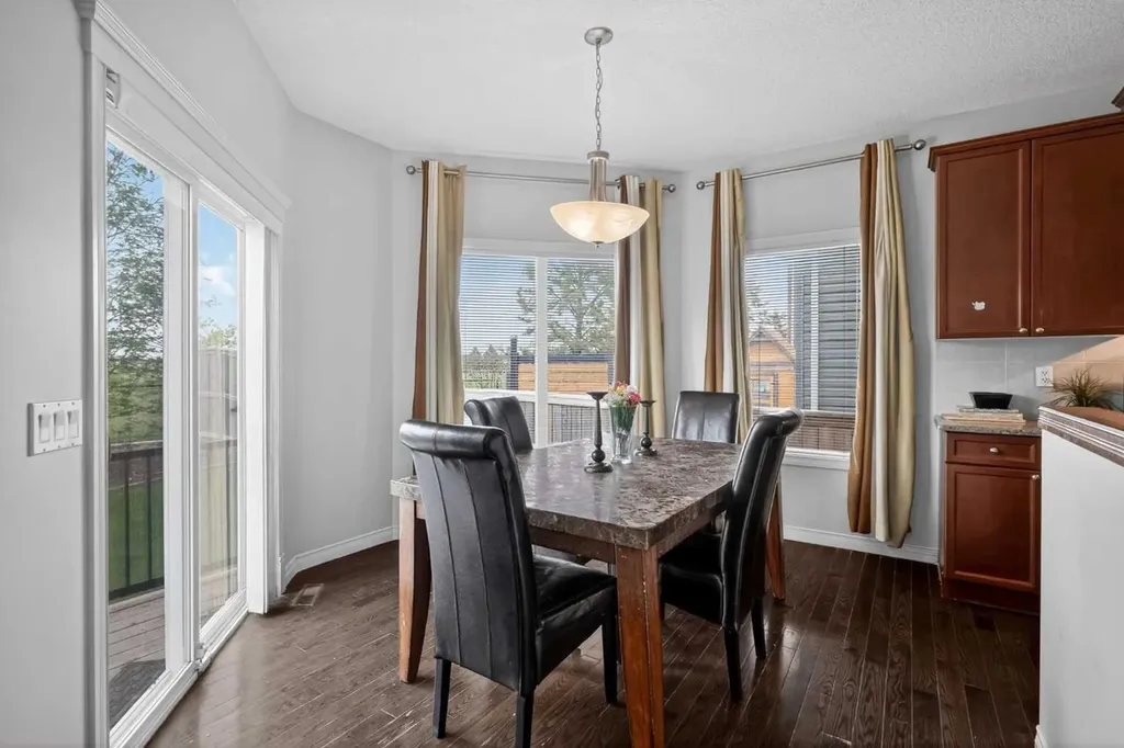 32 Evanspark Circle NW Calgary AB T3P0B3