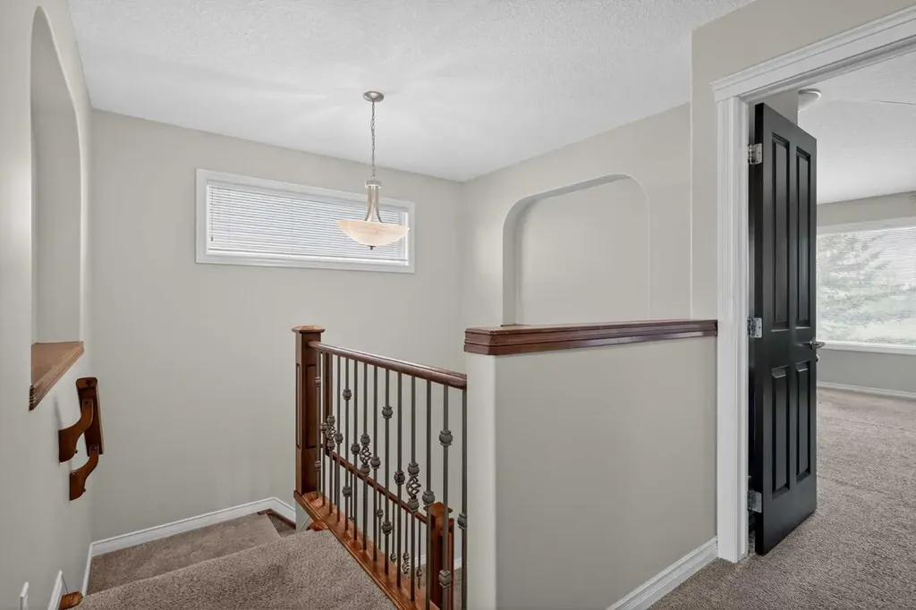 32 Evanspark Circle NW Calgary AB T3P0B3