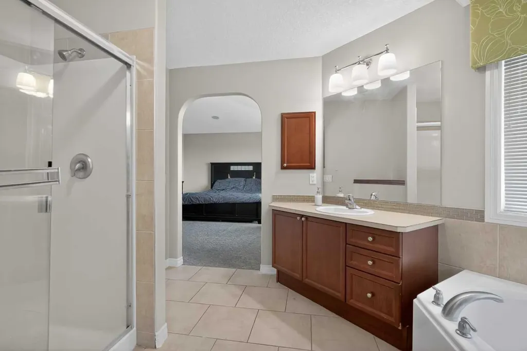 32 Evanspark Circle NW Calgary AB T3P0B3