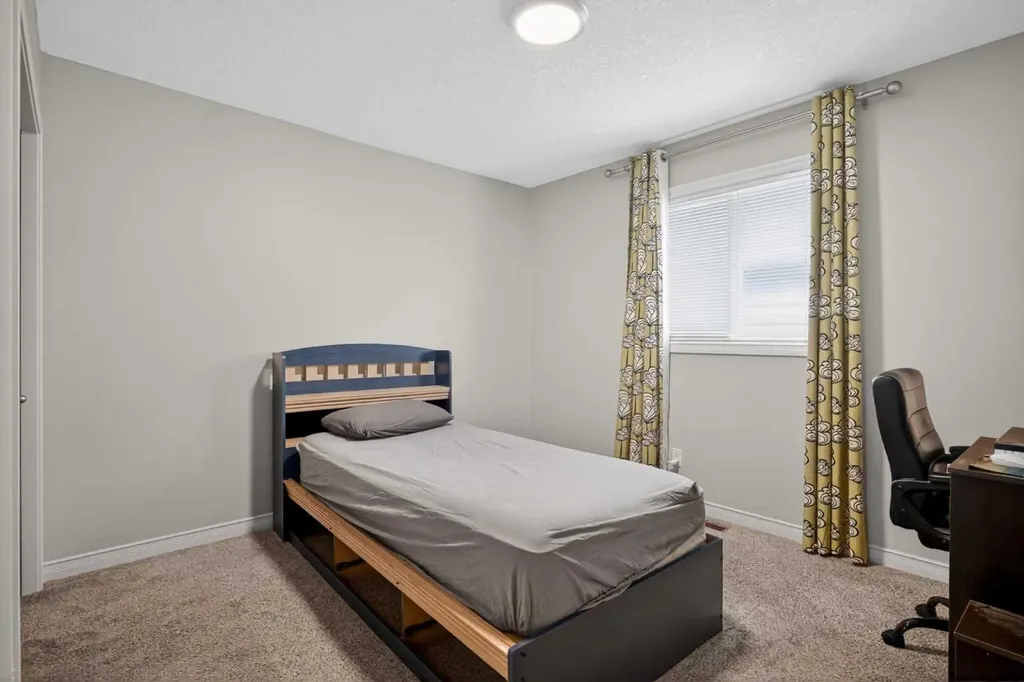 32 Evanspark Circle NW Calgary AB T3P0B3