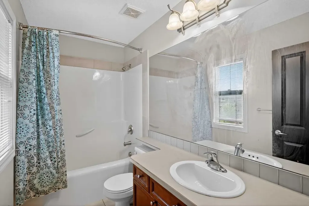 32 Evanspark Circle NW Calgary AB T3P0B3